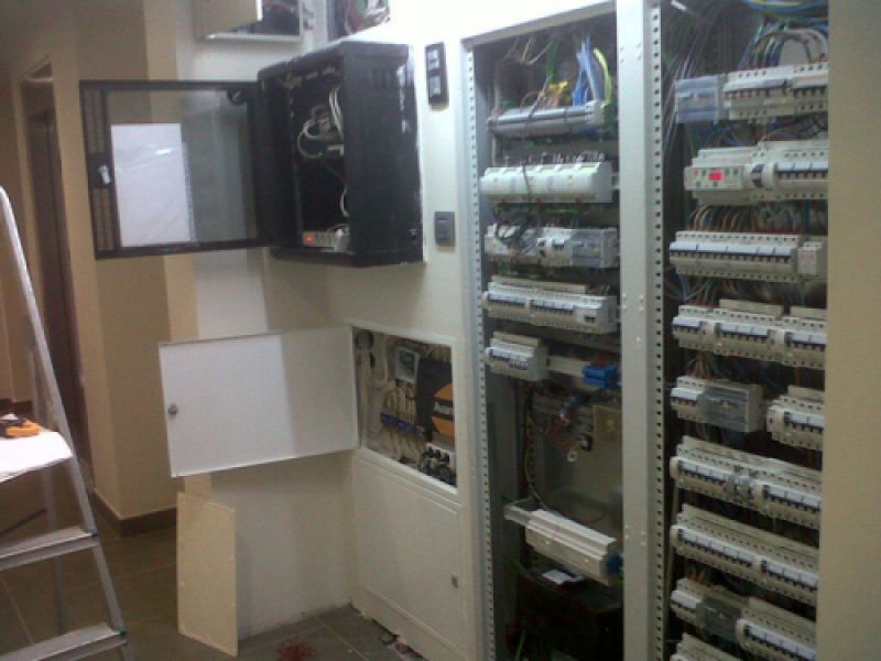 Instalaciones eléctricas a medida Instalaciones eléctricas a medida